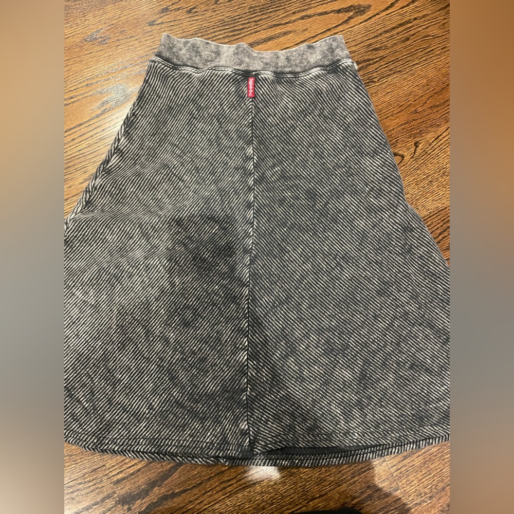 Gorgeous knee length hard tail skirt